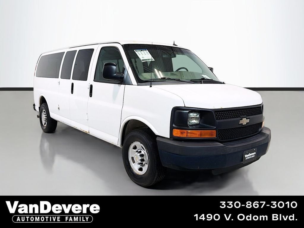 2013 Chevrolet Express Passenger 3500